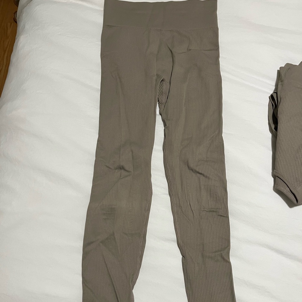 tan workout set - Picture 6 of 7
